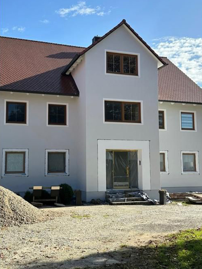 Nachher - Decke und Wände wurden vollflächig gespachtelt und mit edlen Farbtönen von Farrow & Ball gestrichen.